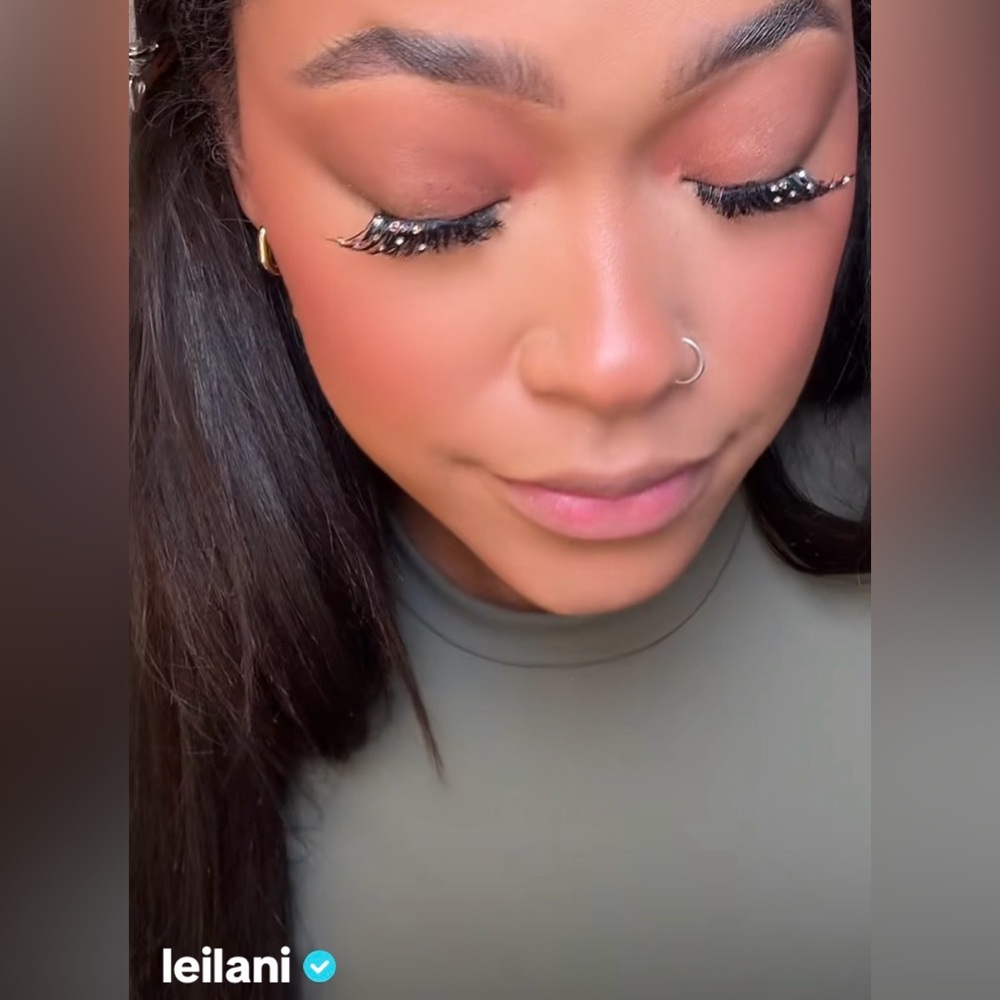 GUCCI ✨ Limited Edition ✨ FALSE LASHES adorned w/ Crystals (Gucci Glue included) - Picture 7 of 10